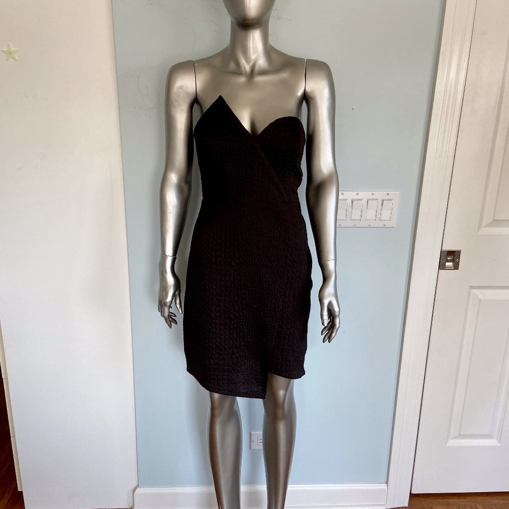 Lumier Minimalist Dress